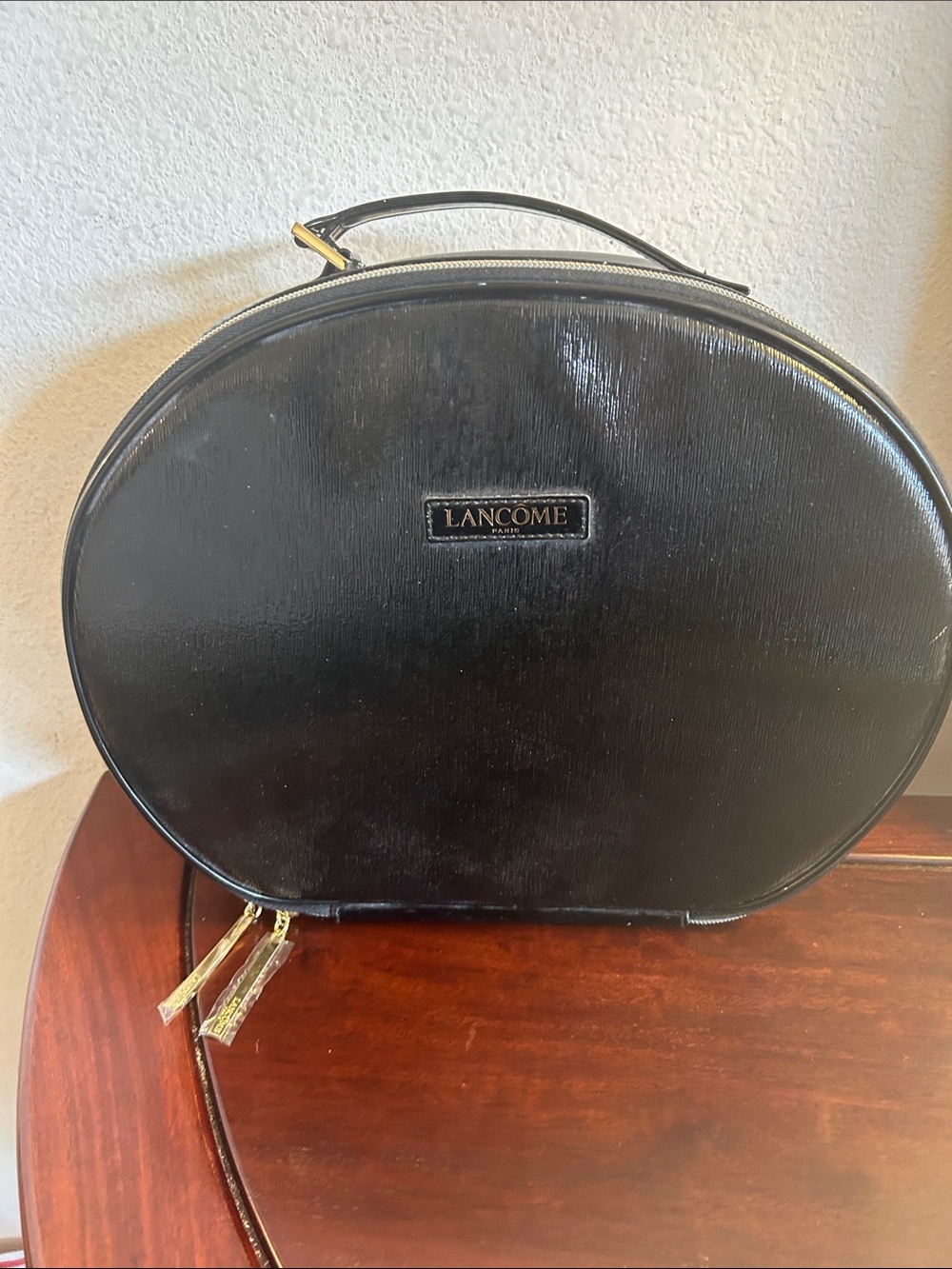 Black Oval Travel Cosmetic Case